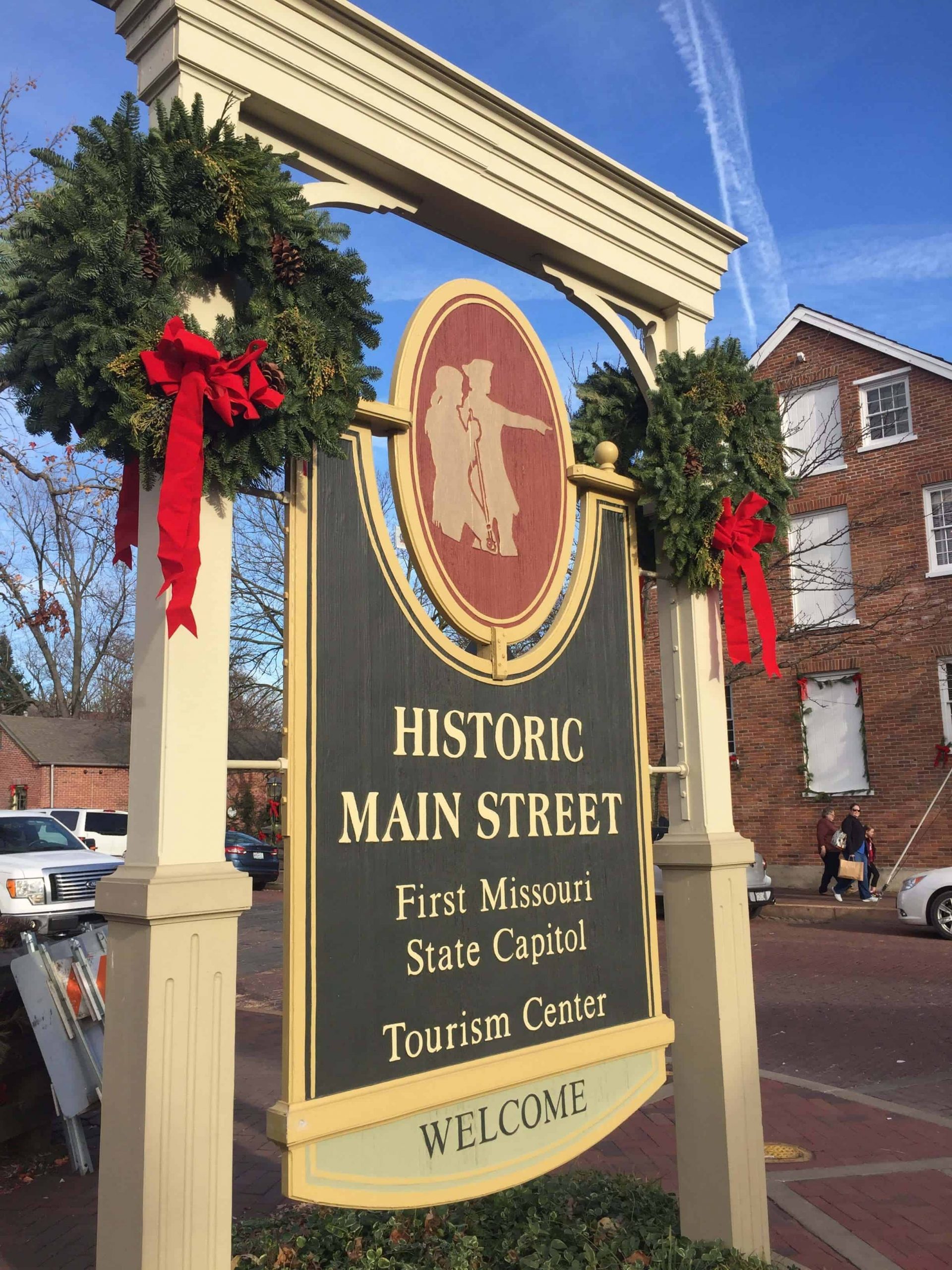 Christmas Traditions St Charles Mo 2024 Kaia Saloma