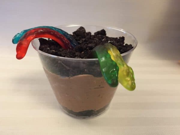 Dirt Cake cups chocolate (1)