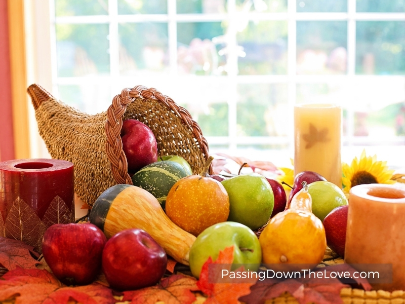 Thanksgiving table Cornucopia